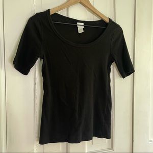 H&M basics size medium black ribbed scoop neck short sleeve t shirt